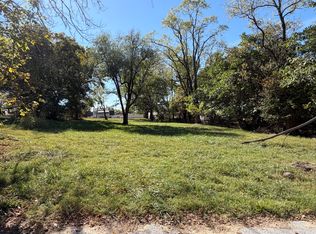 403 E Hamilton Ave, Ava, MO 65608
