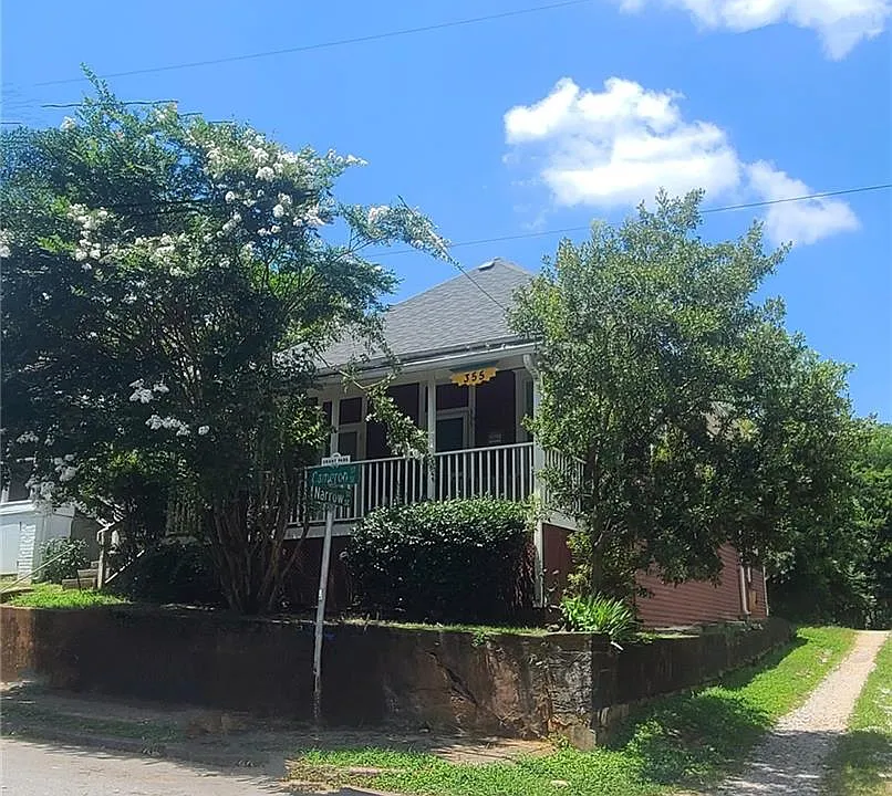 357 Cameron St SE