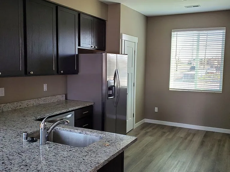 1004 W Kristine St — Photo 10
