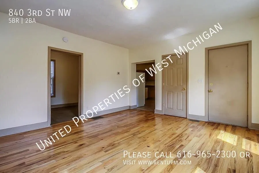 Available Now | Spacious 5 Bedroom, 2 Bathroom Single Family Home in the West Grand Neighborhood ... — Photo 4