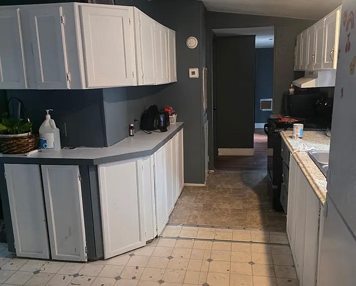 201 Family Ln — Photo 2