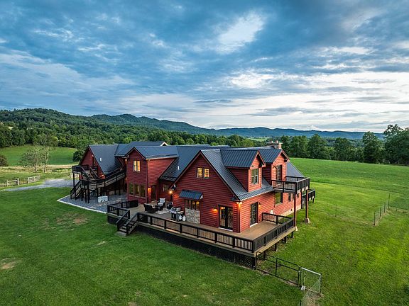 5th image of 829 Skaggs Rd