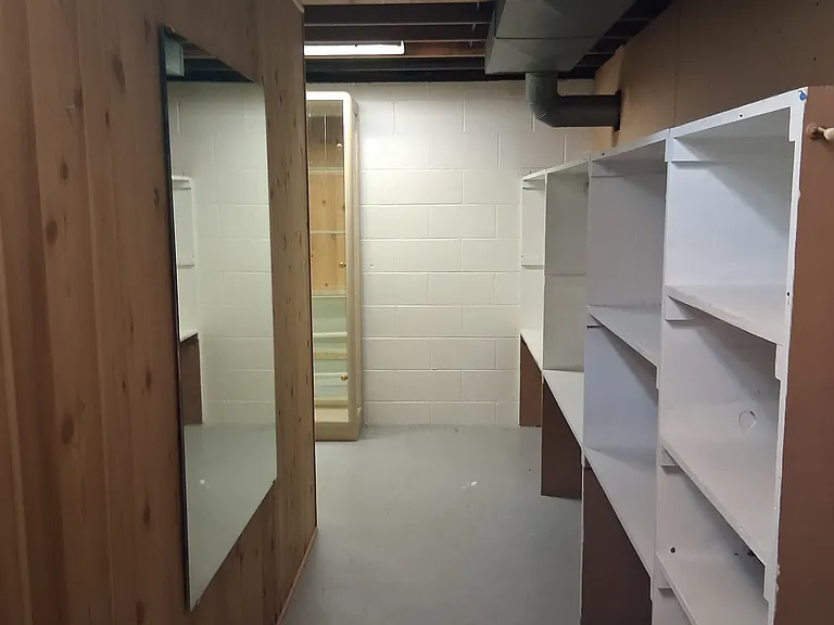 210 Elm St — Photo 18