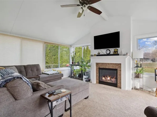 2958 E Washington St, Iowa City, IA 52245