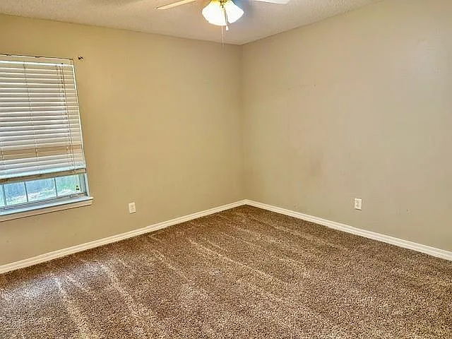 725 Copperfield Dr E — Photo 8