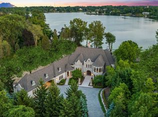 1267 Club Dr, Bloomfield Hills, MI