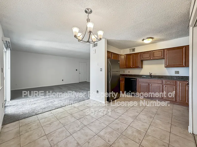 2 bed, 2.0 bath, 936 sqft, $1,200 — Photo 3