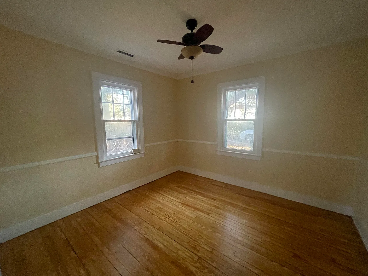 2 bed, 1.0 bath, 832 sqft, $2,300 — Photo 4