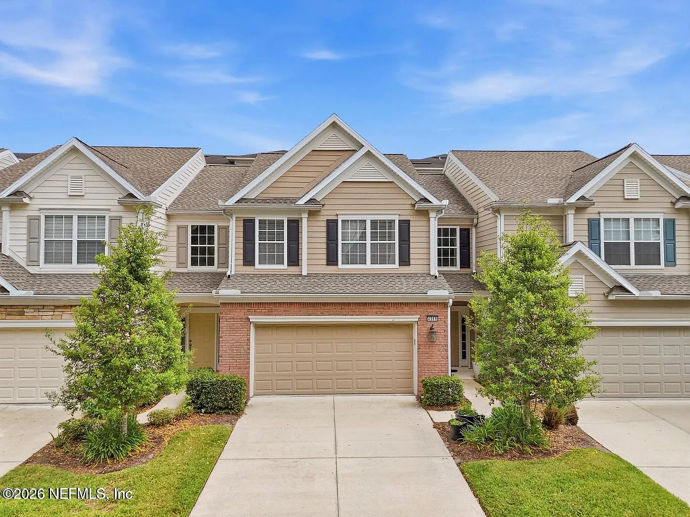 3 bed, 2.5 bath, 1678 sqft, $2,200 — Photo 1