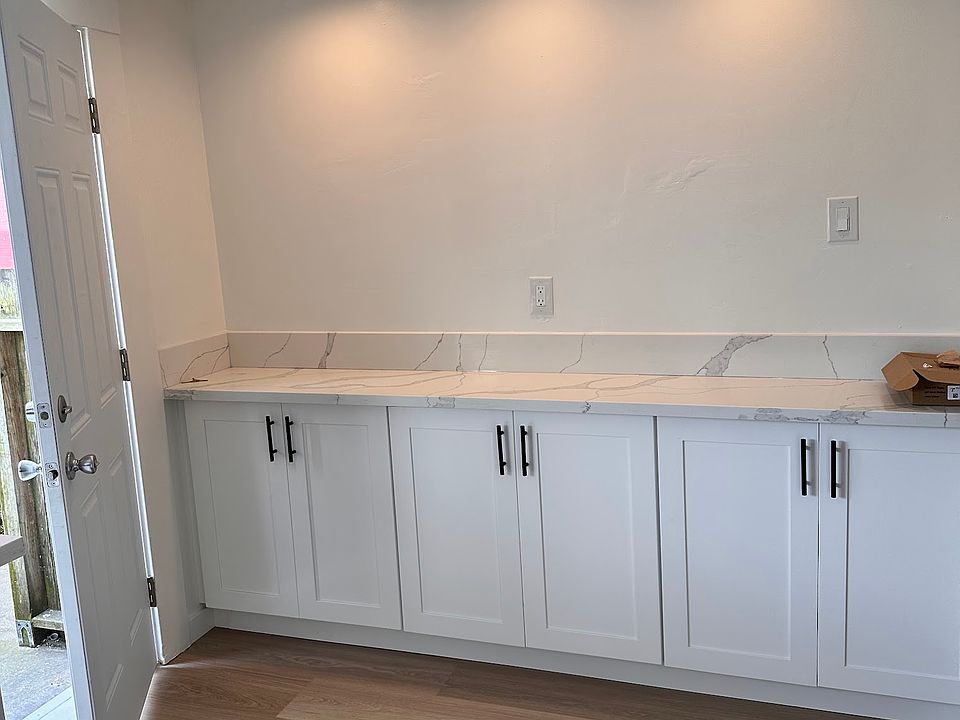 Kitchen with eating area