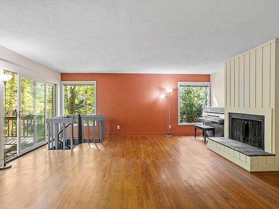 5th image of 163 Lake Ellen Dr