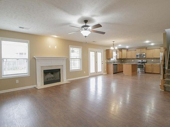 4th image of 3742 Gray Fox Dr