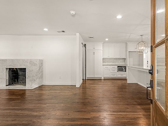 3rd image of 3839 Mattison Ave