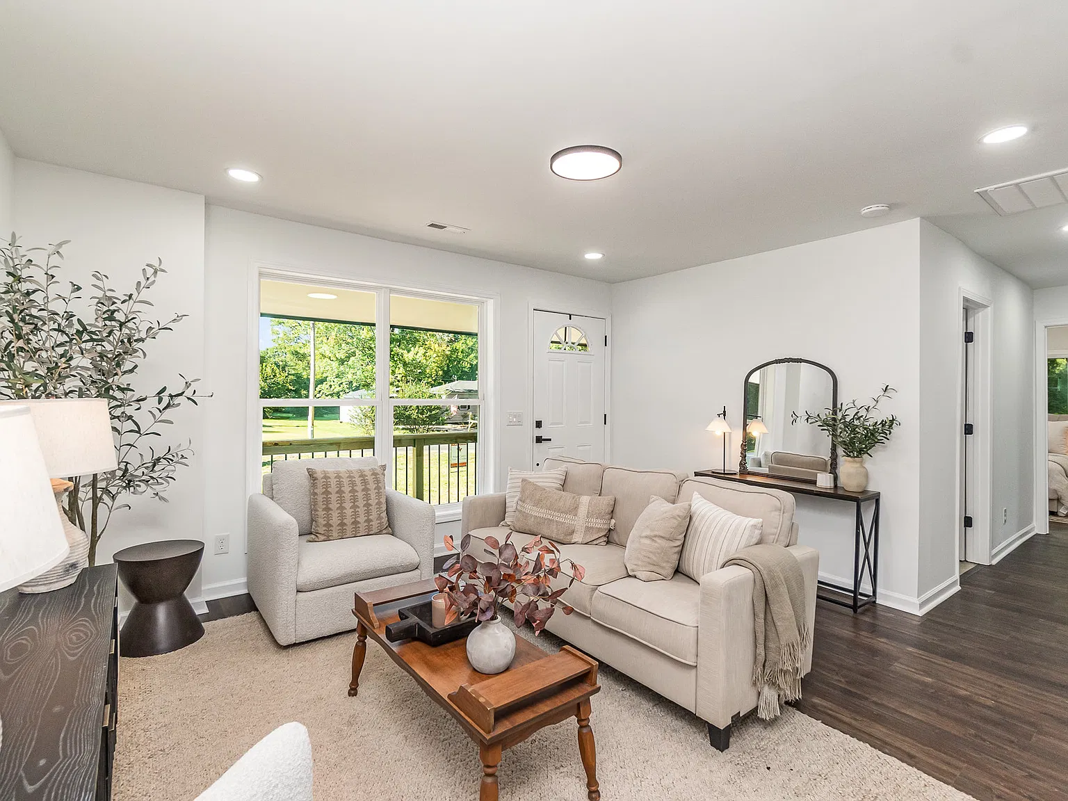 3 bed, 1256 sqft, $1,700 — Photo 3