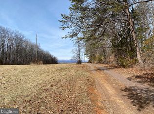 19197 Whites Farm Ln, Culpeper, VA 22701