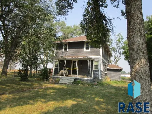 1130 State St, Centerville, SD 57014