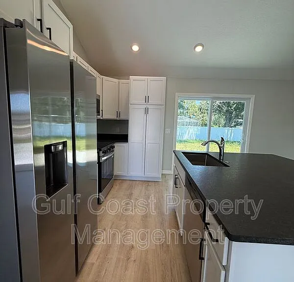 3294 W Price Blvd — Photo 11