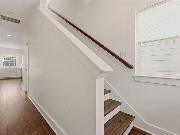4th image of 300 Stewarts Ferry Pike APT 6