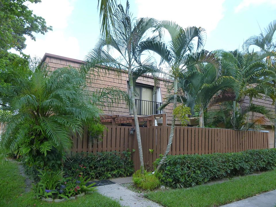 1st image of 2207 22nd Ln