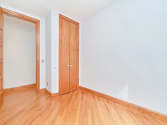 4th image of 706 Amsterdam Ave APT 5RS