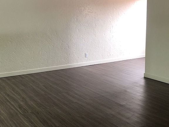 4th image of 721 Bennett Ave APT 10