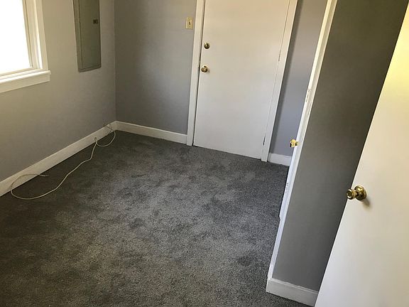 5th image of 17 Evergreen Ave