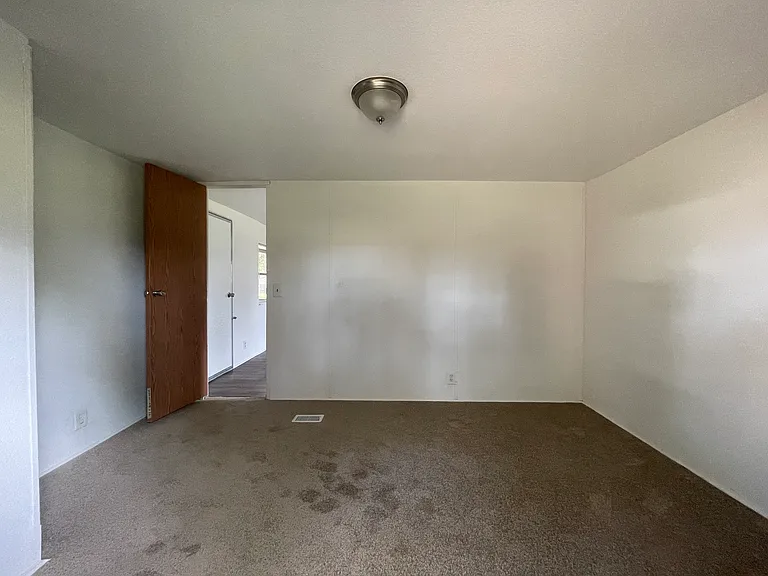 10136 SE 32nd Ave — Photo 8