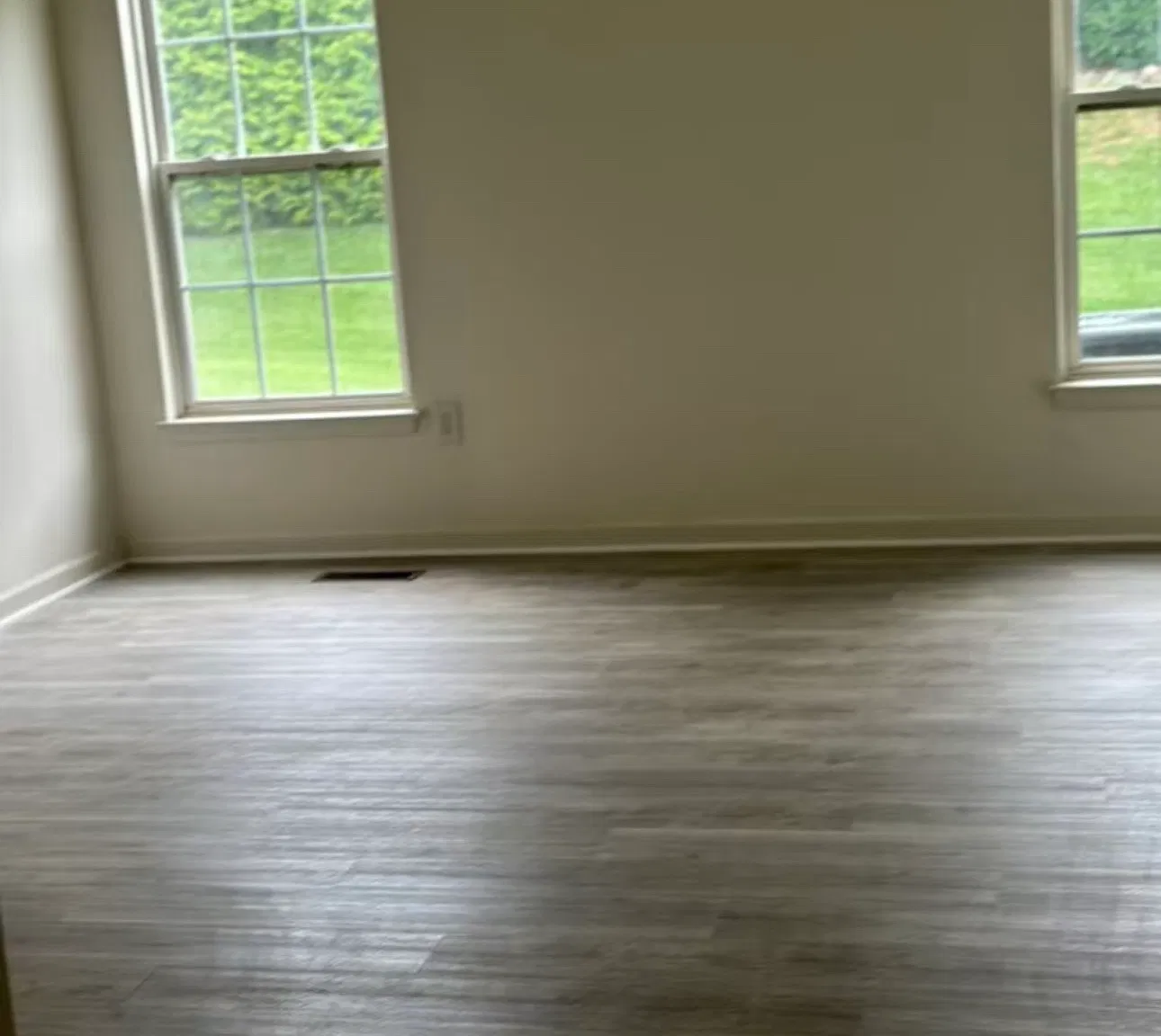 5 bed, 2800 sqft, $2,960 — Photo 4
