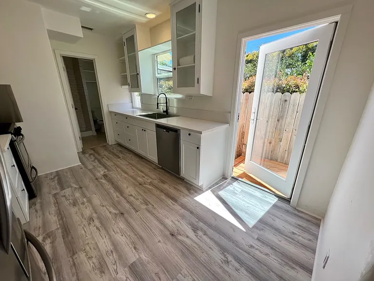 1309 San Andres St #B — Photo 2