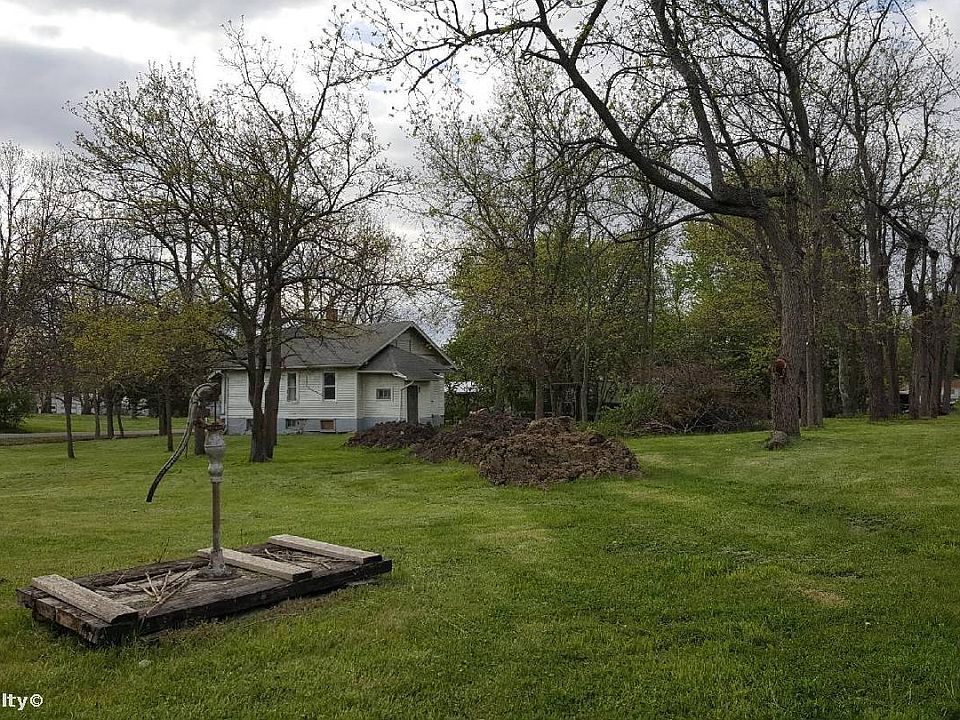 2nd image of 306 NE 3rd St