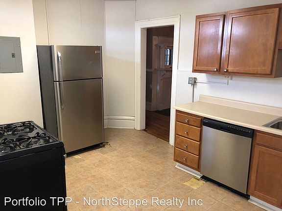 4th image of 1436 Neil Ave APT 12