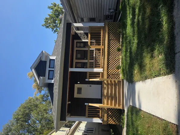 7821 S Oglesby Ave, Chicago, IL 60649