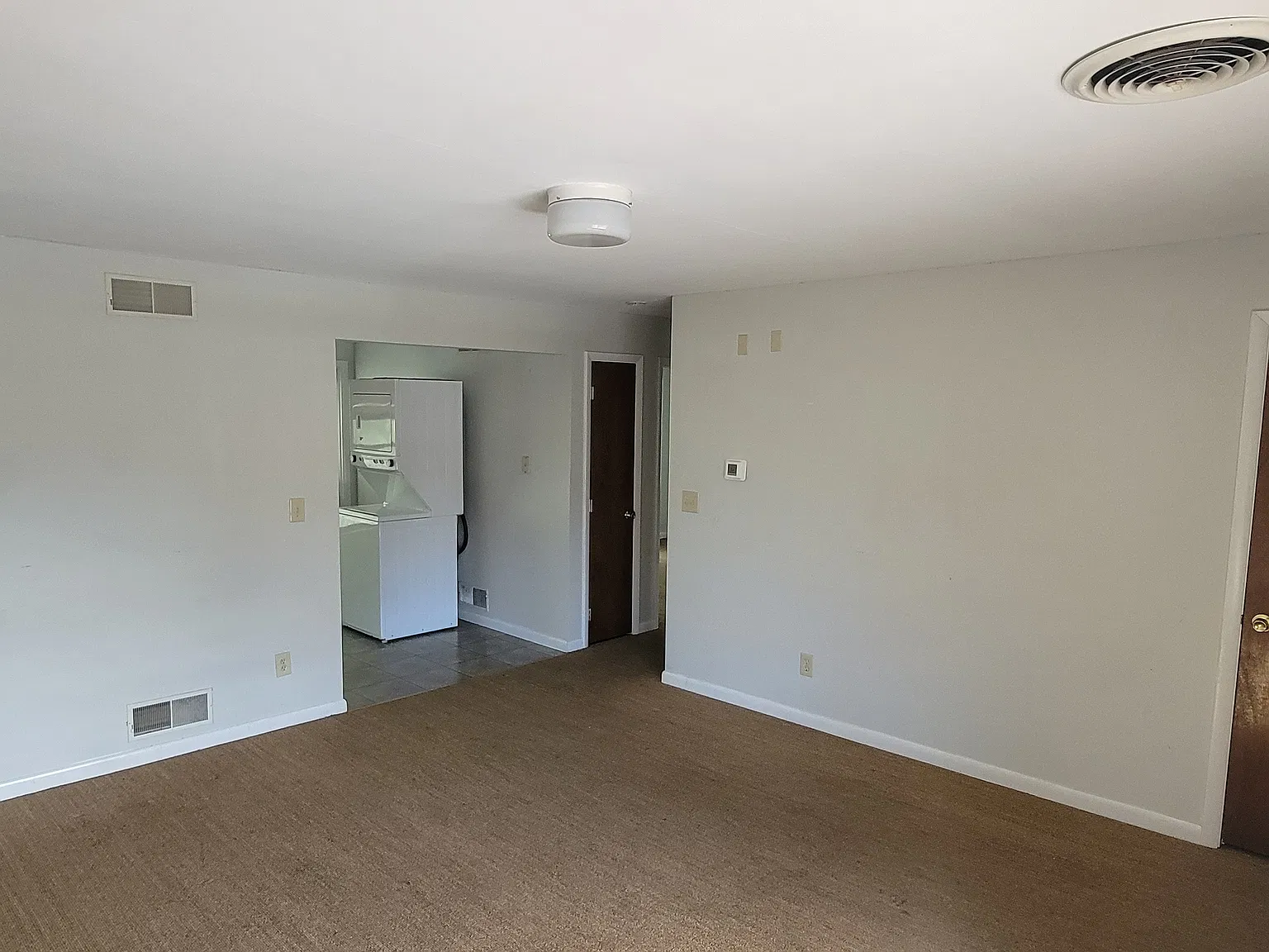 2 bed, 762 sqft, $1,675 — Photo 2