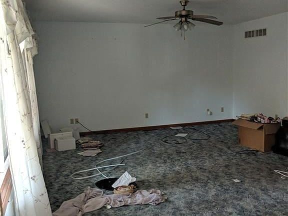2nd image of 214 Shelby St