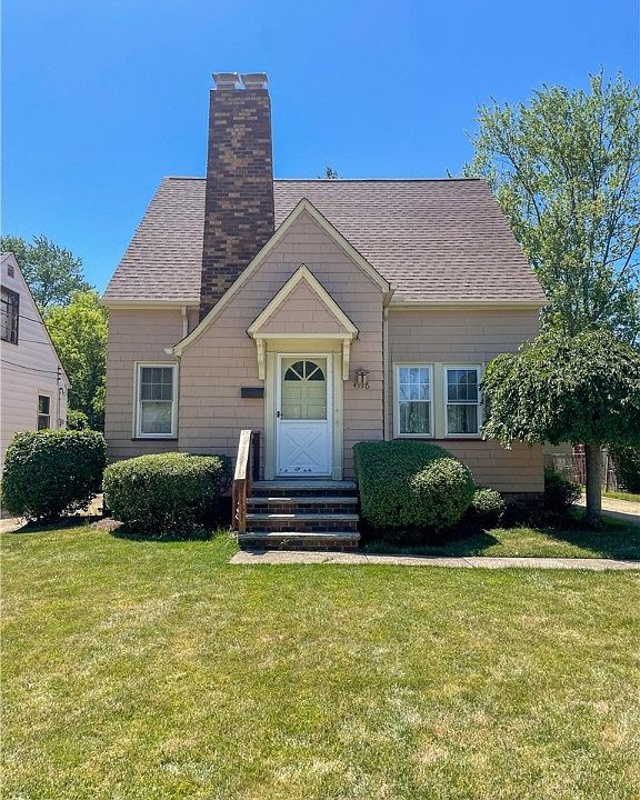 1st image of 4176 W 208th St
