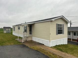 32 Roth Ave, Mertztown, PA 19539