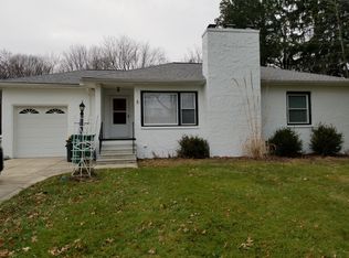 6544 Crossview Rd, Seven Hills, OH 44131