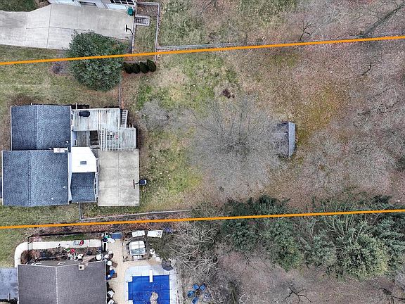 3rd image of 515 Randall Cir