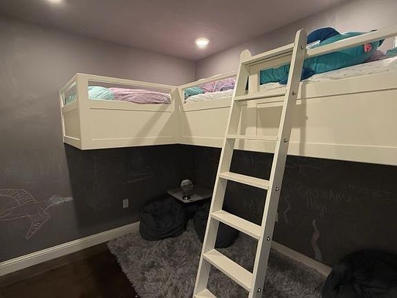 4th image of 7910 Edgemont Rd Suite 202