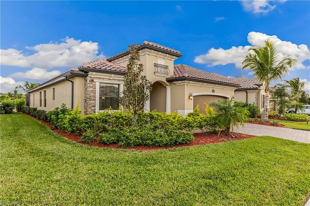 3 bed, 2.0 bath, 2246 sqft, $16,000 — Photo 3
