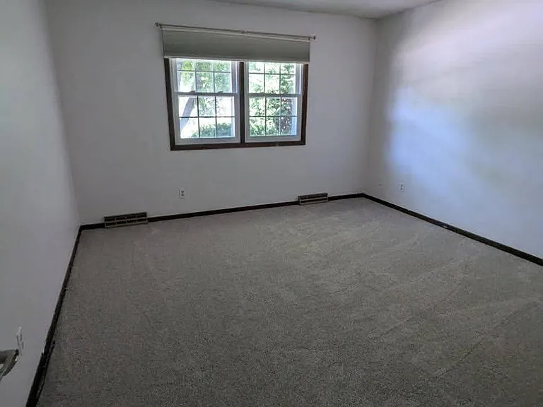 1110 Higby Dr — Photo 10