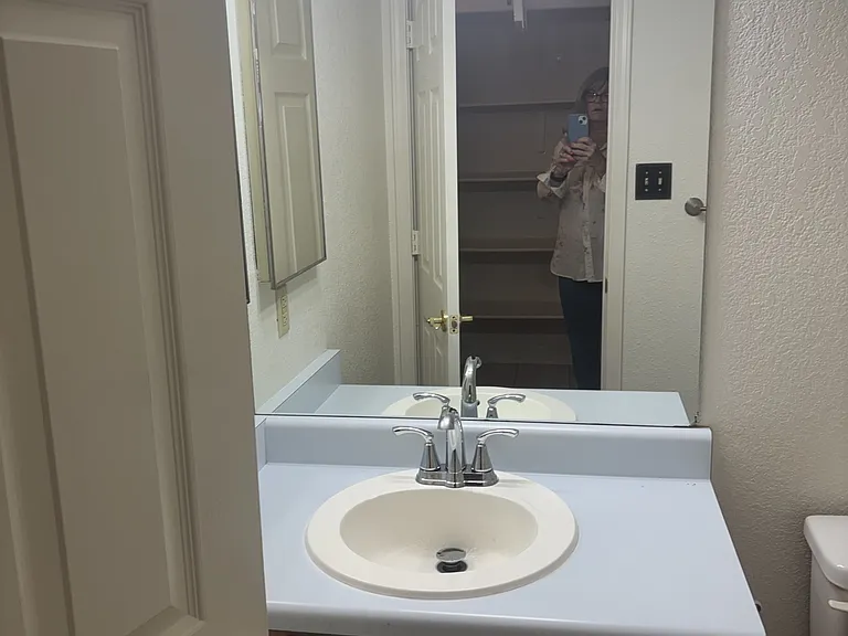 2605 W 12th Pl — Photo 12