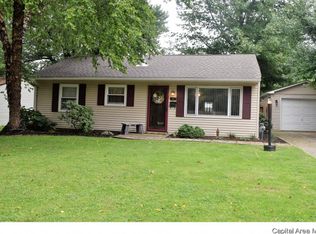 3 Ogden Rd, South Jacksonville, IL 62650