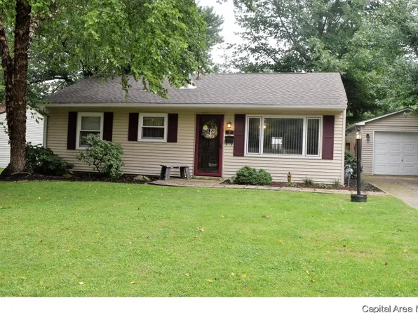 3 Ogden Rd, South Jacksonville, IL 62650