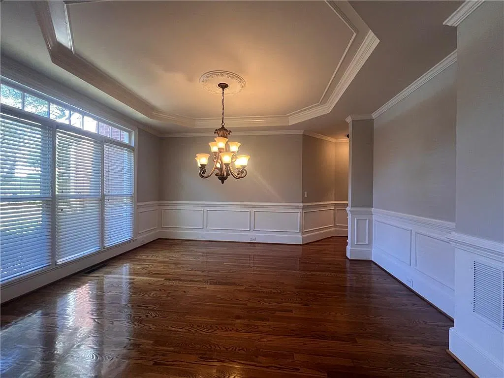 5 bed, 4.0 bath, 3489 sqft, $4,100 — Photo 4