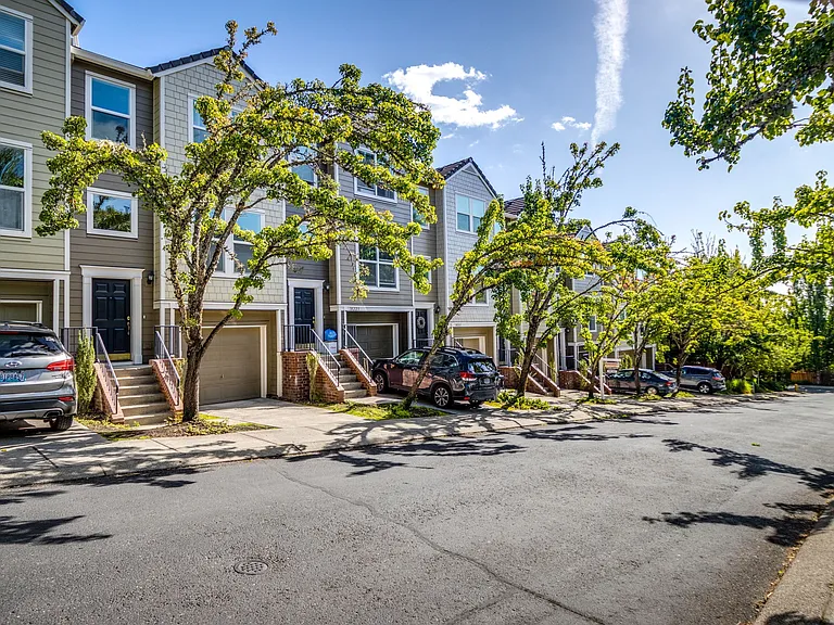 10237 NW Wilshire Ln — Photo 14
