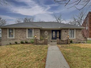 221 NW Shagbark St, Lees Summit, MO 64064