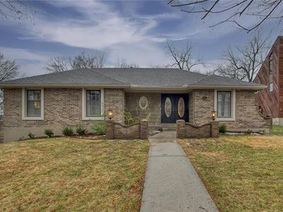 221 NW Shagbark St, Lees Summit, MO, 64064