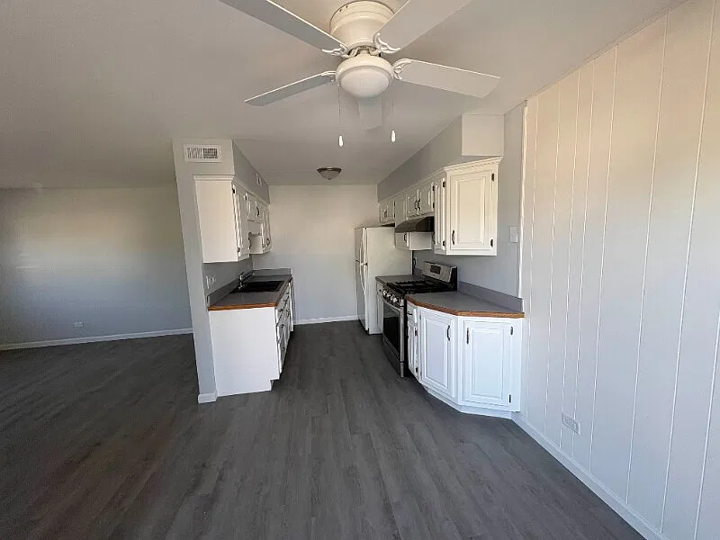 3 bed, 1000 sqft, $2,500 — Photo 4