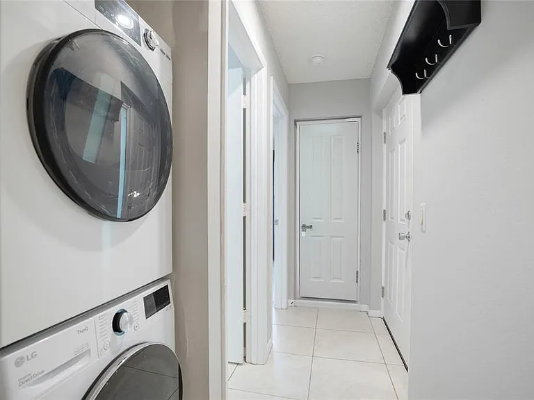 4717 Winslow Beacon #7 — Photo 4